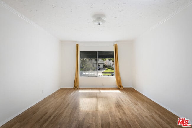 Building Photo - 3659 Glenfeliz Blvd