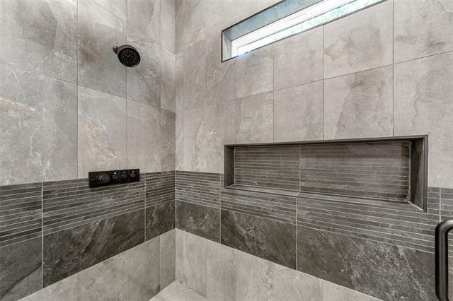 Building Photo - 1115 Muncie Ave