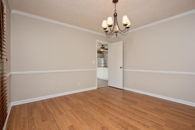 Building Photo - 3 Bed/2 Bath NEST in Beaver Run