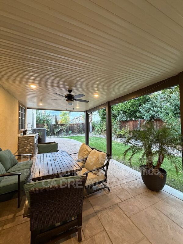 Building Photo - 80 Bottlebrush Ct