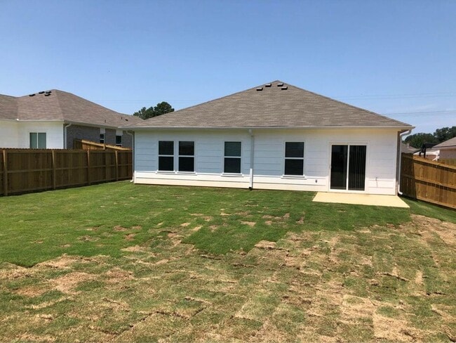 Building Photo - 4 Bedroom in Hallsville