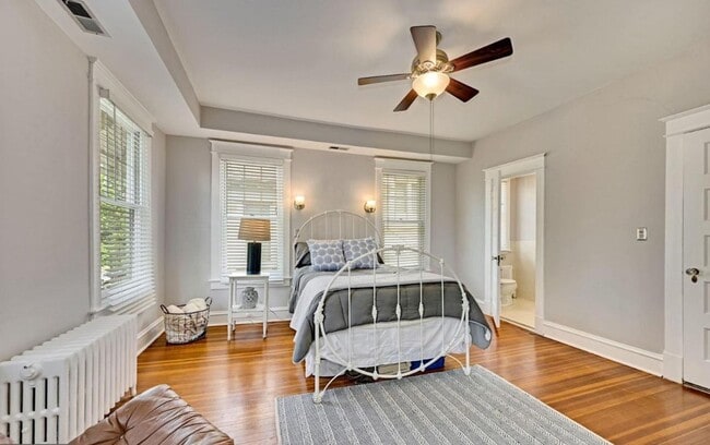 Building Photo - Sunny, Spacious, & Spectacular