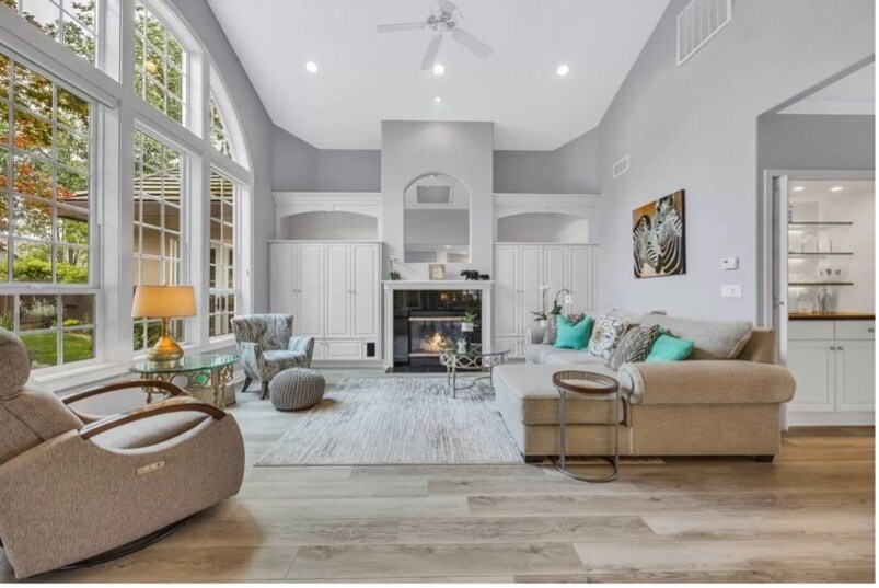 Living room - 9186 Quail Brook Cir