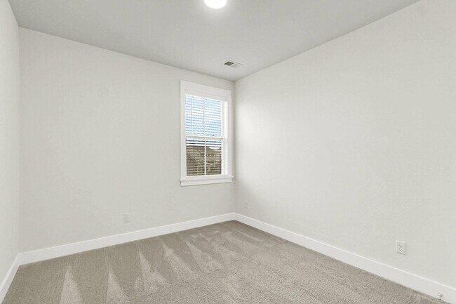 Building Photo - 254 Symphony Ave