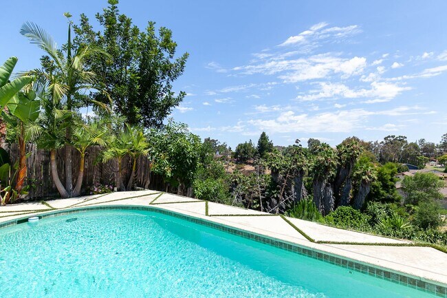 Building Photo - Welcome to Your Dream Home in Sunny San Di...