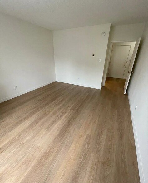 Building Photo - 2135 Ivar Ave