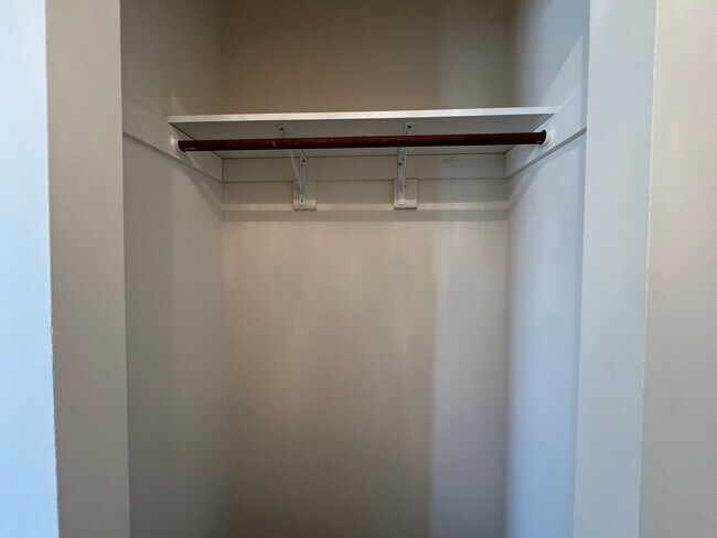 Building Photo - Cozy 1-Bed, 1-Bath Main Level Apartment Wa...