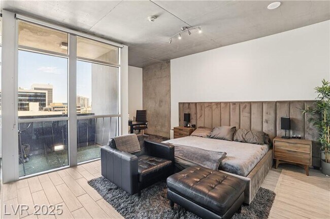 Building Photo - Downtown Las Vegas Luxury Condo with Moder...