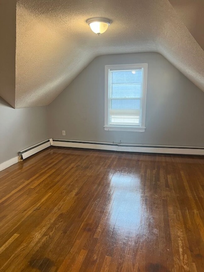 Building Photo - 72 Pocasset Ave
