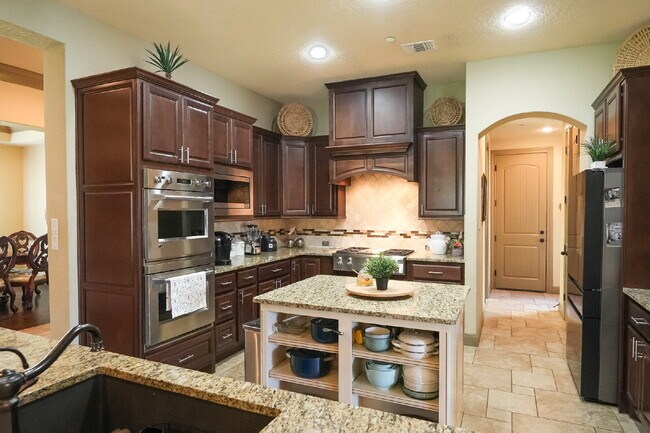 Building Photo - 5919 Dewdrop Ln