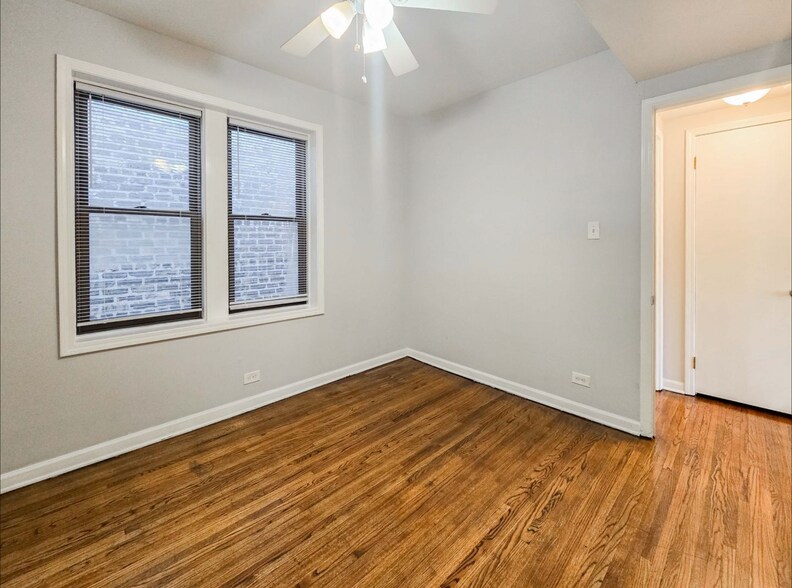 Building Photo - 3730 N Sheffield Ave