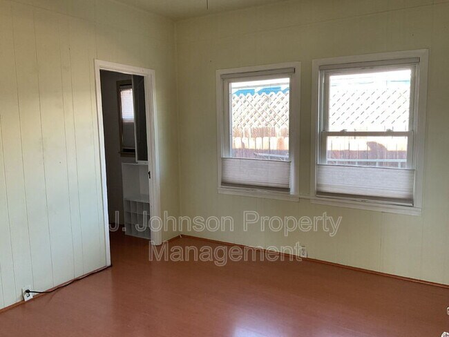 Building Photo - 1143 Wall St