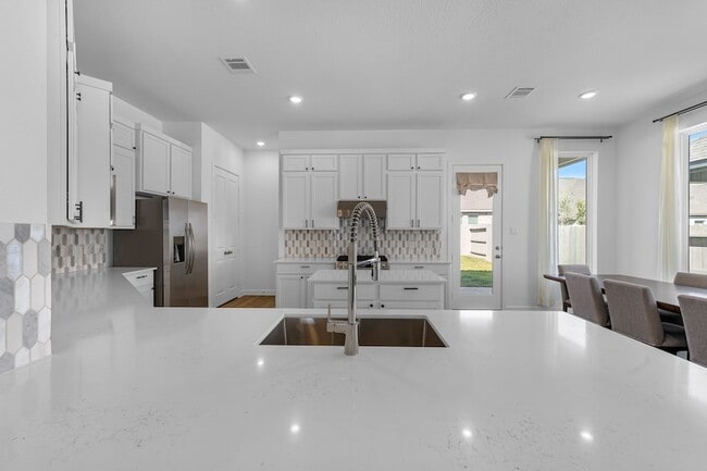 Building Photo - 2323 Hazel Berry St