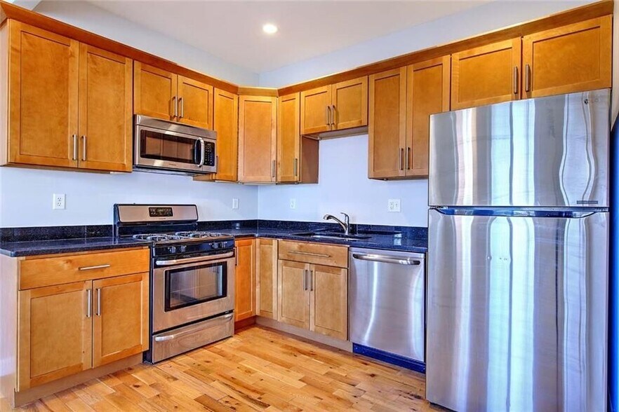 Building Photo - 400 Hope St