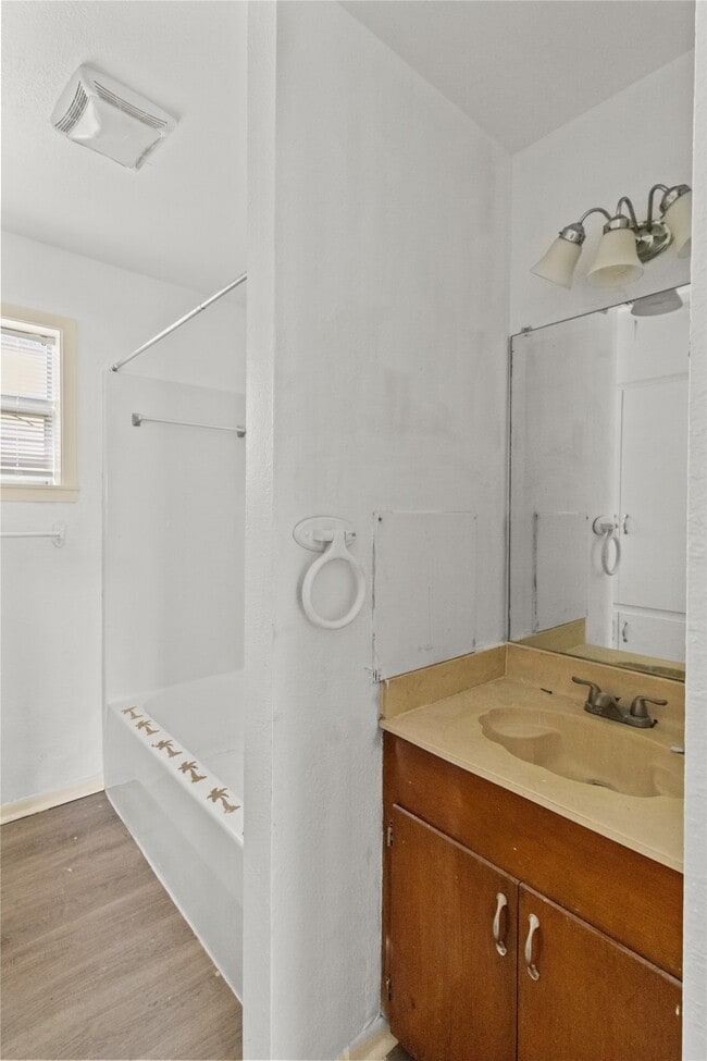 Building Photo - 1521 Avenue O