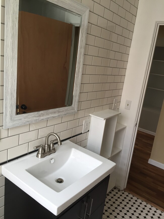 Main floor bathroom - 30 N Franklin Ave