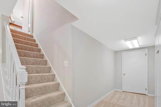 Building Photo - 2305 Acton Dr