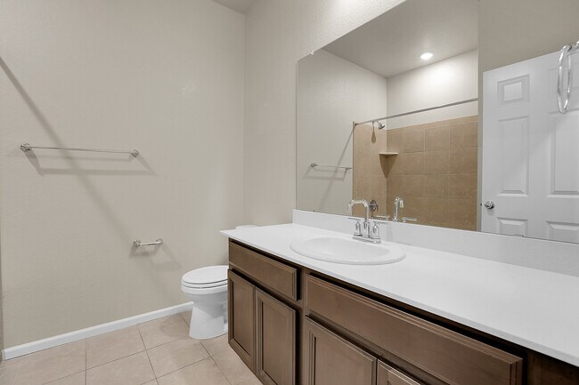 Building Photo - 997 Goldenrod Pkwy