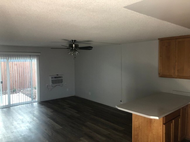 Building Photo - 5920 Stanley Ave