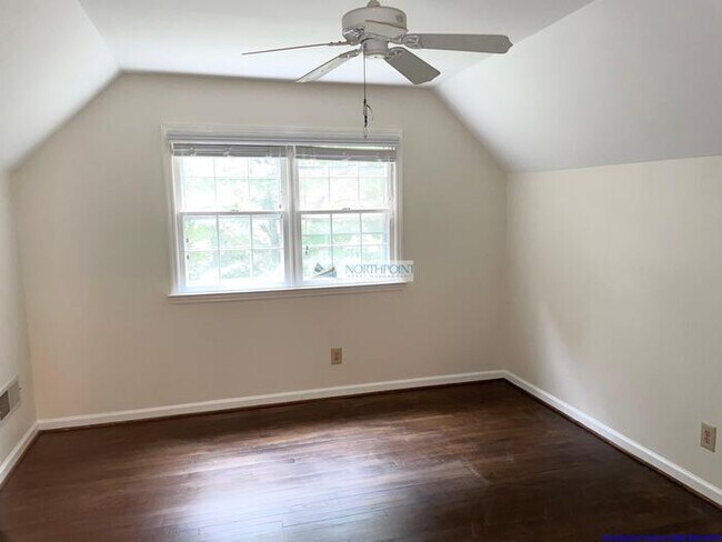 Building Photo - 5BR 3.5BA Stunning Home w/ Kitchen Suite • Garage + Carport in Marietta