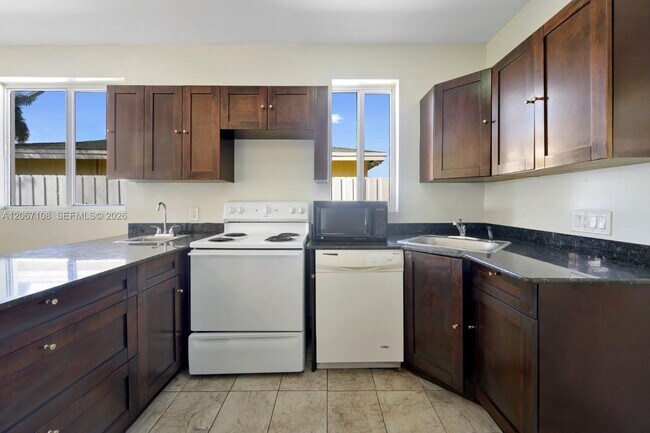 Building Photo - 8861 SW 127th Terrace