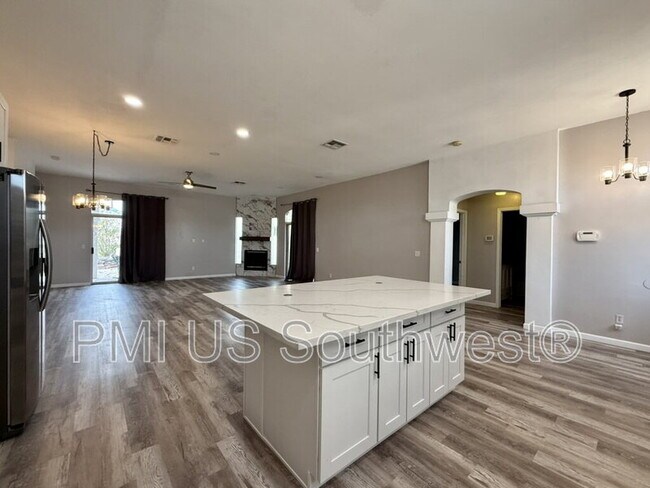 Building Photo - 3443 Sunbonnet Dr
