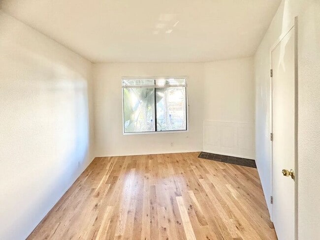 Building Photo - 8316 Via Sonoma