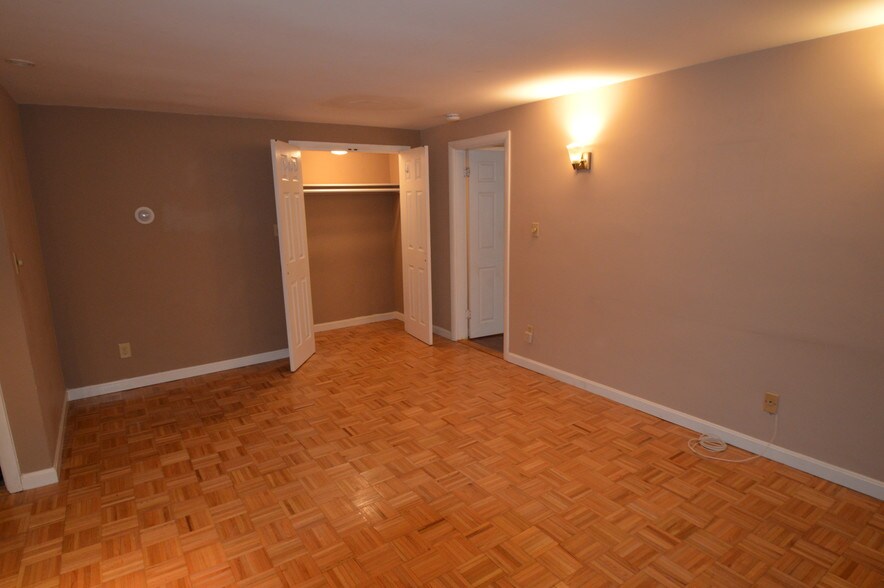 Building Photo - 34 Kinross Rd
