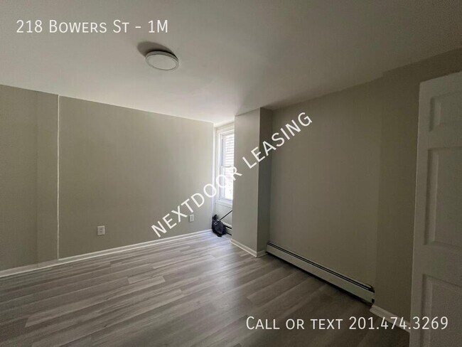 Building Photo - 218 Bowers St