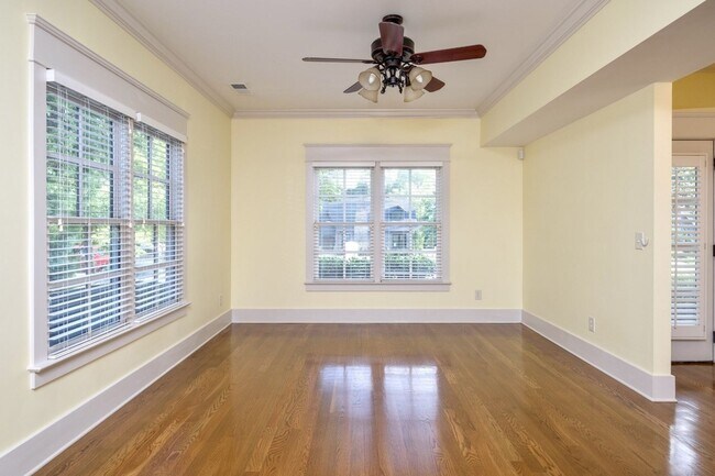 Building Photo - **RARE FIND IN VANDY NEIGHBORHOOD**