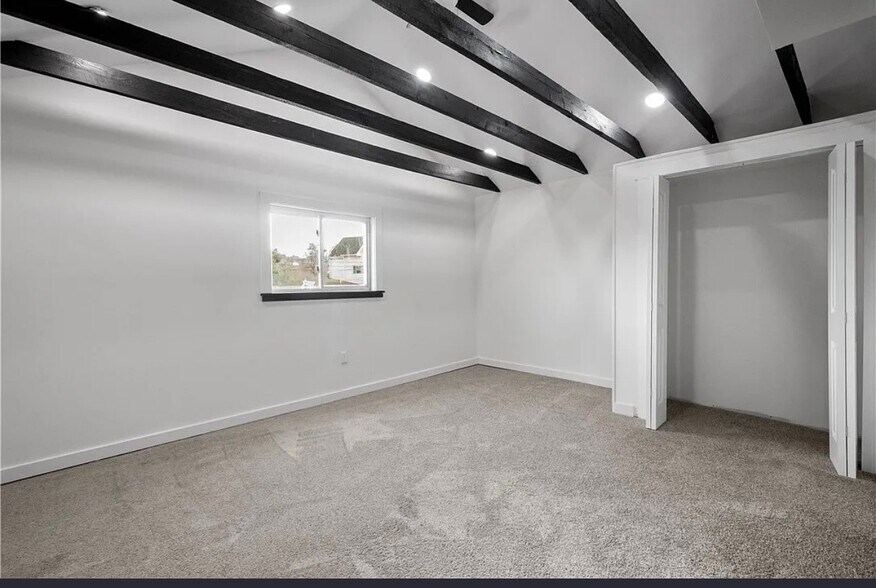 Building Photo - 143 Chalfont St