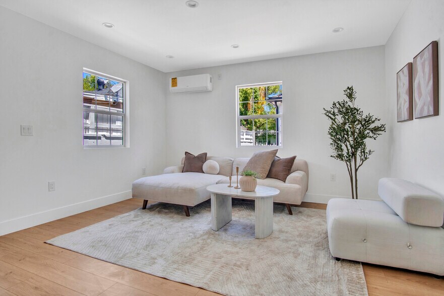 Building Photo - 18406 Jovan St