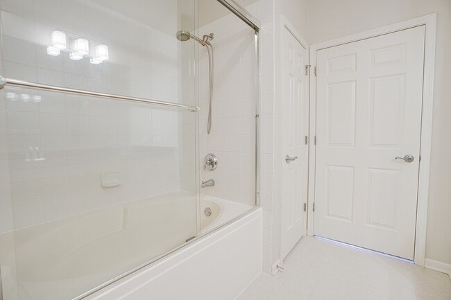 Building Photo - 1781 Tudor Ln