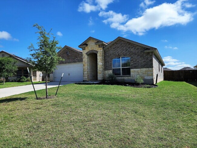Building Photo - "Bright and Beautiful 3-Bedroom 2-Bath Hom...