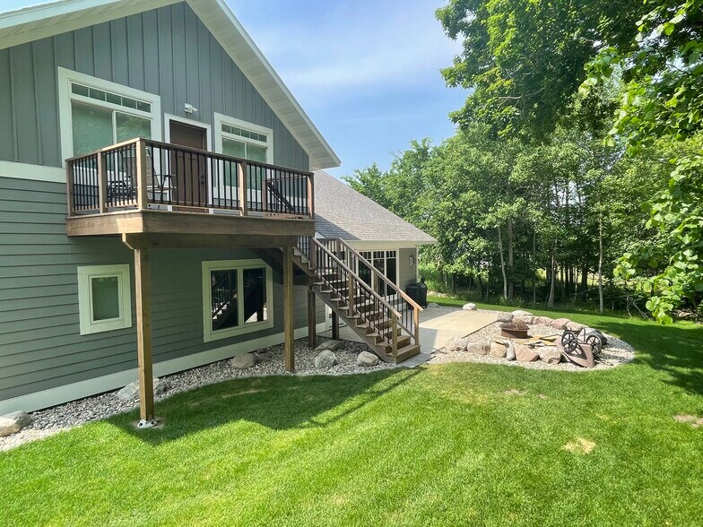 Deck for apartment door in bedroom - 1216 Bay Ridge Dr