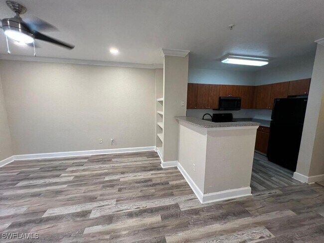 Building Photo - 202 E South St