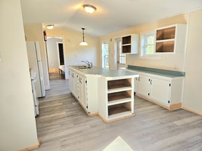 Building Photo - 612 Jug Brook Rd