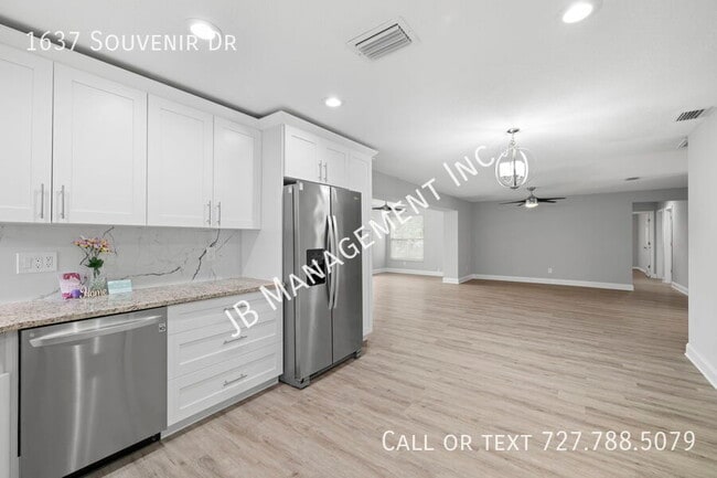 Building Photo - 1637 Souvenir Dr
