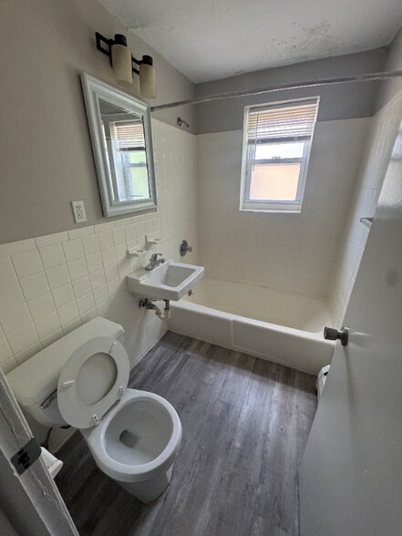 Building Photo - 17 Marshall St