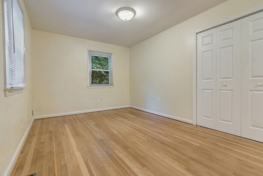 Building Photo - 9085 Autoville Dr