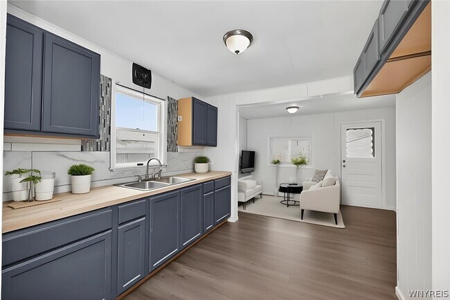 Building Photo - 3028 Welch Ave