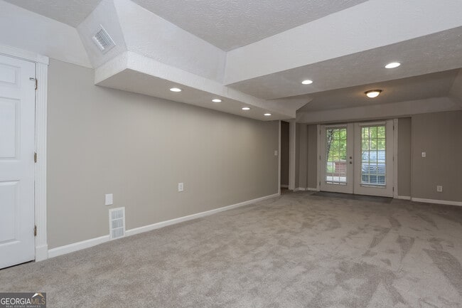 Building Photo - 147 Acorn Dr