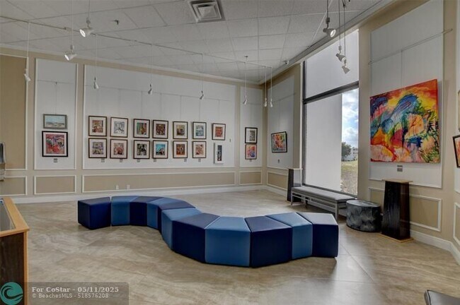 Building Photo - 476 Tilford V