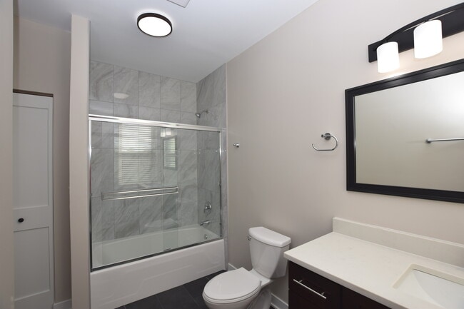 Building Photo - 97 Gates St