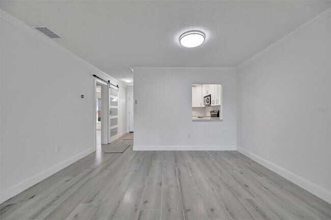 Building Photo - 9819 Hernando Ct