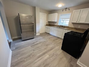 Building Photo - 3406 Cutshaw Ave