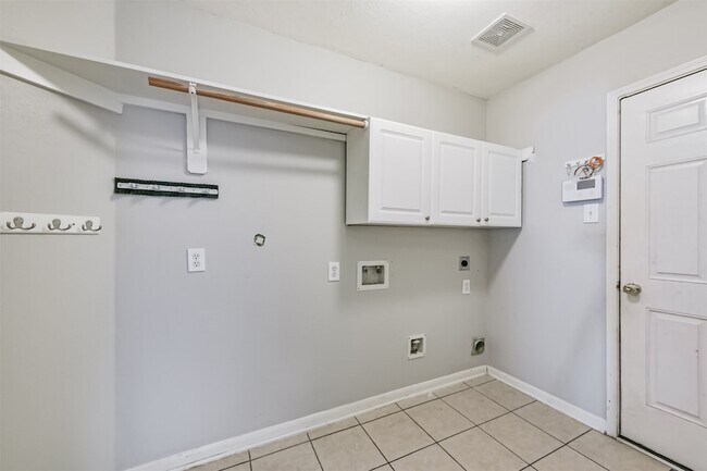 Building Photo - 13203 Yaupon Holly Ln