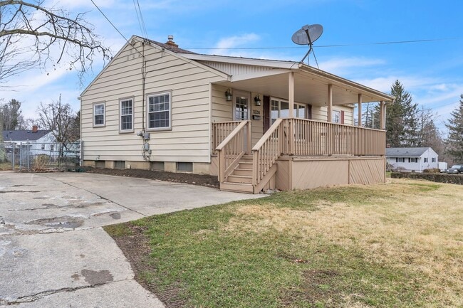 Primary Photo - 3226 Quentin Dr