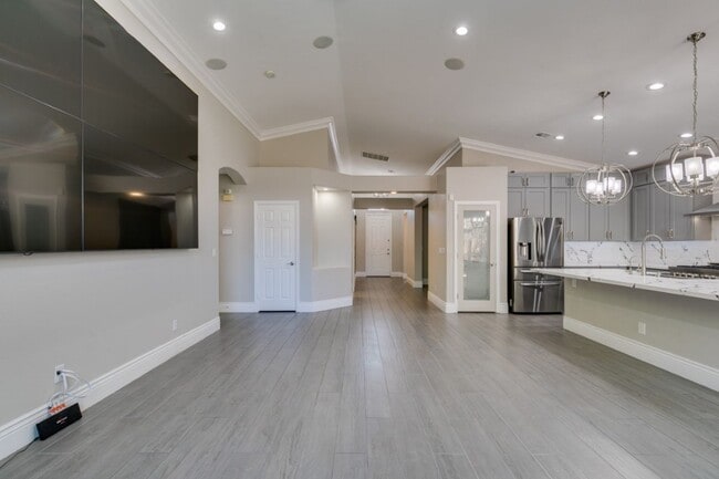 Building Photo - 10002 Long Barrow Ct