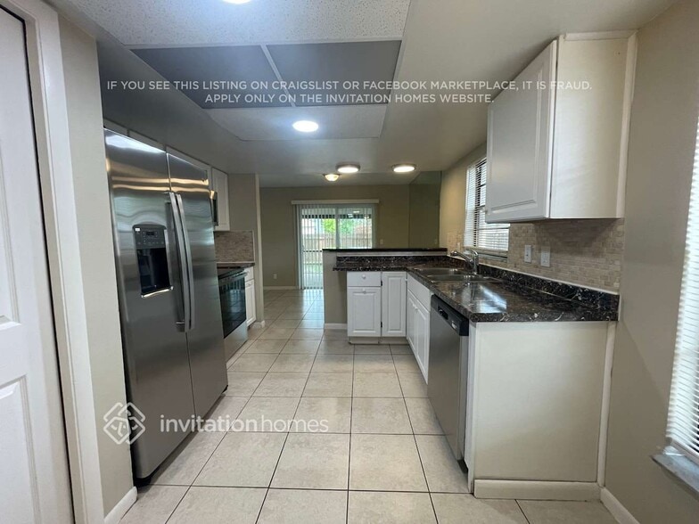 Building Photo - 819 Sunridge Point Dr